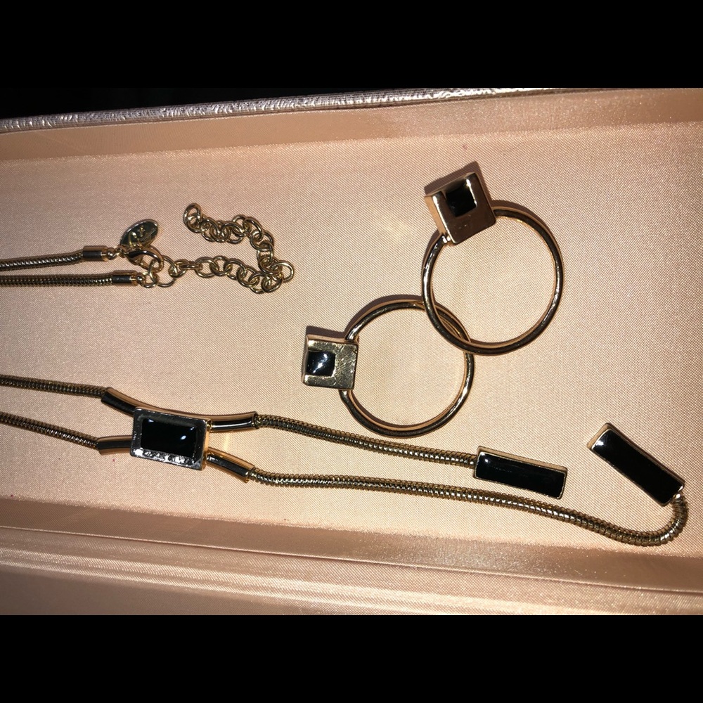 New York & Co. necklace & earrings duo